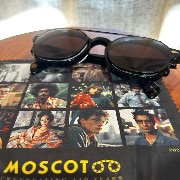 MOSCOT Black Clip-on Sunglasses - Picture 1 of 9